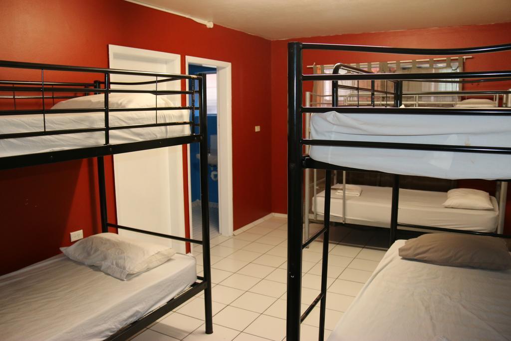 Cairns Waterfront Backpackers Hostel ภายนอก รูปภาพ