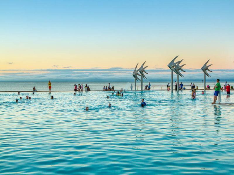 Cairns Waterfront Backpackers Hostel ภายนอก รูปภาพ