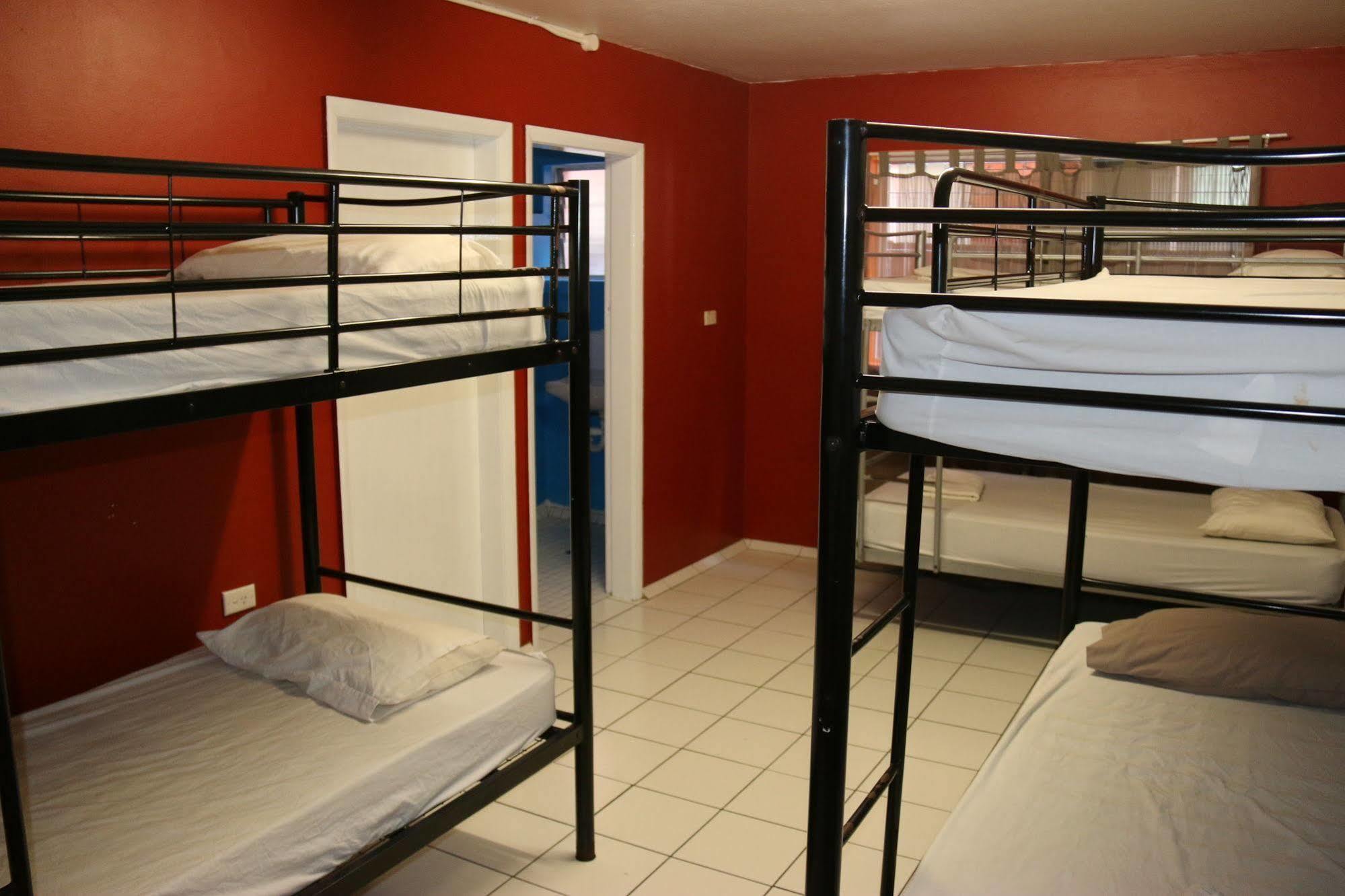 Cairns Waterfront Backpackers Hostel ภายนอก รูปภาพ