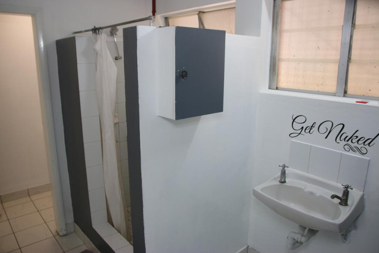 Cairns Waterfront Backpackers Hostel ภายนอก รูปภาพ